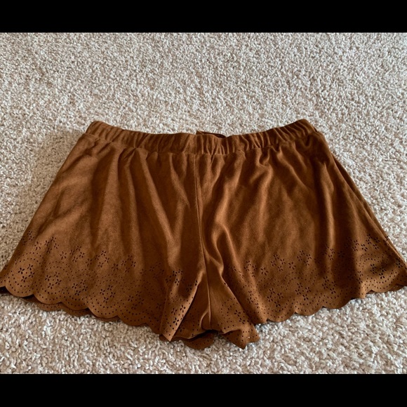 Alya brown faux suede shorts w elastic waist&ties - Picture 4 of 6